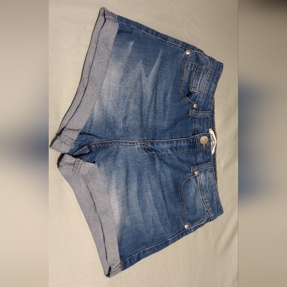 Denim Shorts (5) - Picture 4 of 5